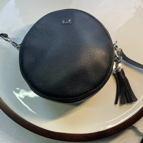 Michael Kors Pebble Leather Circle Canteen Crossbody - Picture 1 of 7